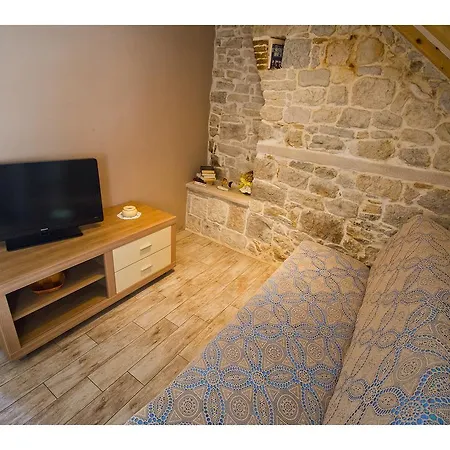 Diana Apartment *